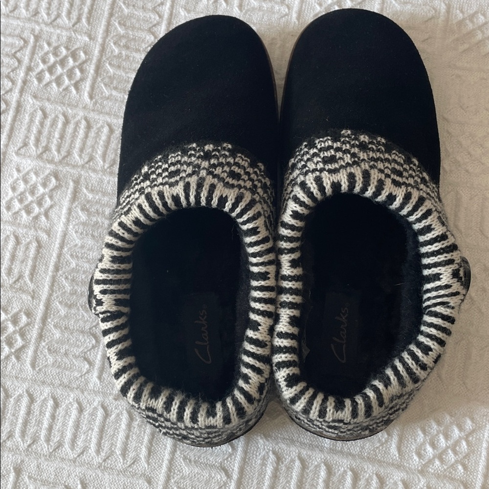 Clarks leather indoor outdoor Women's Black Slippers fleece lined - Picture 8 of 16